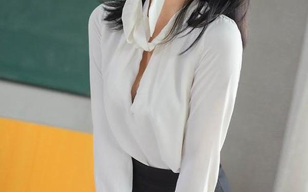 我和我的老师(《年轻的女教师》在线观看) 我和我的老师(《年轻的女教师》在线观看)