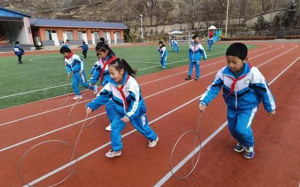 小学体育课游戏、小学生集体室外游戏有哪些