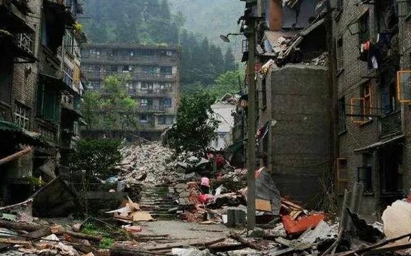 四川大地震的感人事迹;今天四川发生7点8级地震吗一