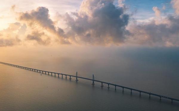 产珠之海打一中国地名—海中绿洲打一城市名字